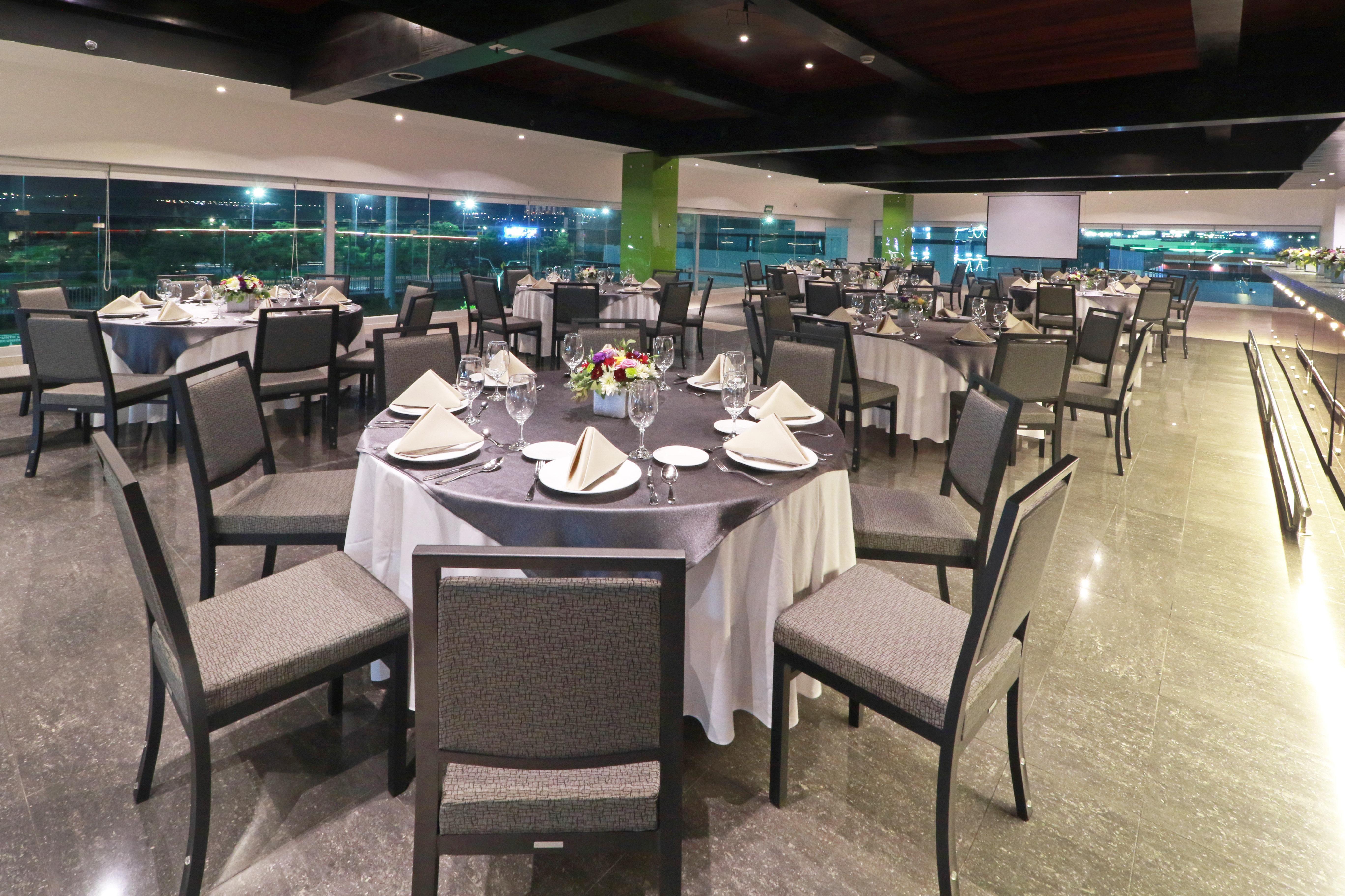 Holiday Inn Queretaro Zona Krystal By Ihg Ngoại thất bức ảnh