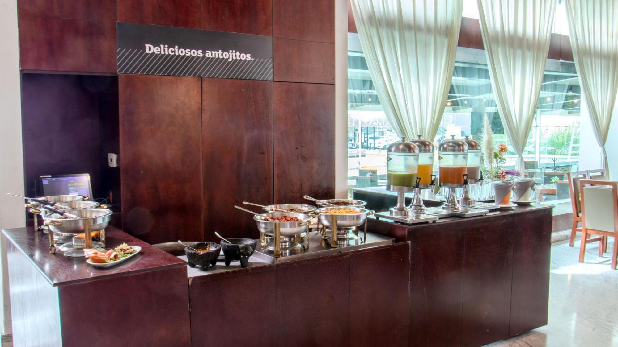 Holiday Inn Queretaro Zona Krystal By Ihg Ngoại thất bức ảnh
