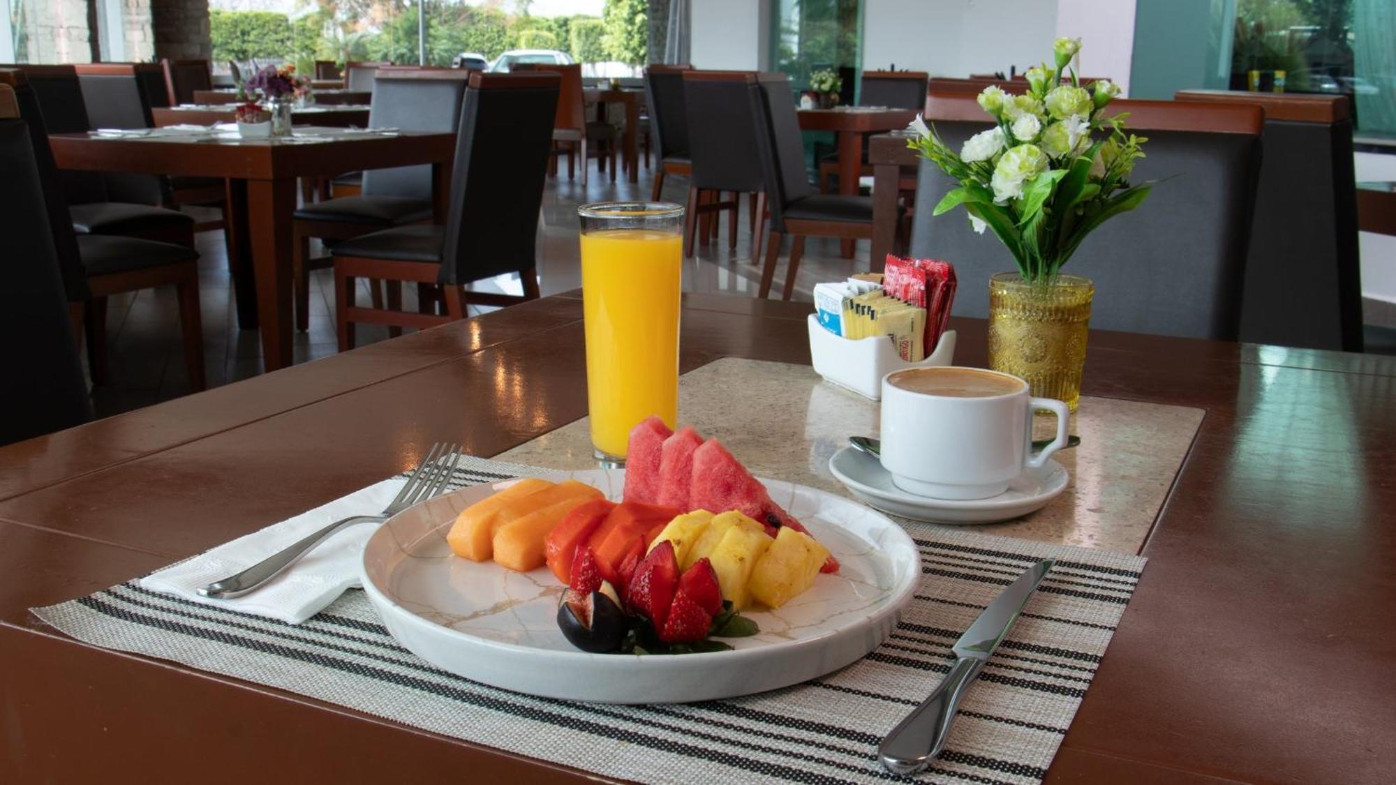 Holiday Inn Queretaro Zona Krystal By Ihg Ngoại thất bức ảnh